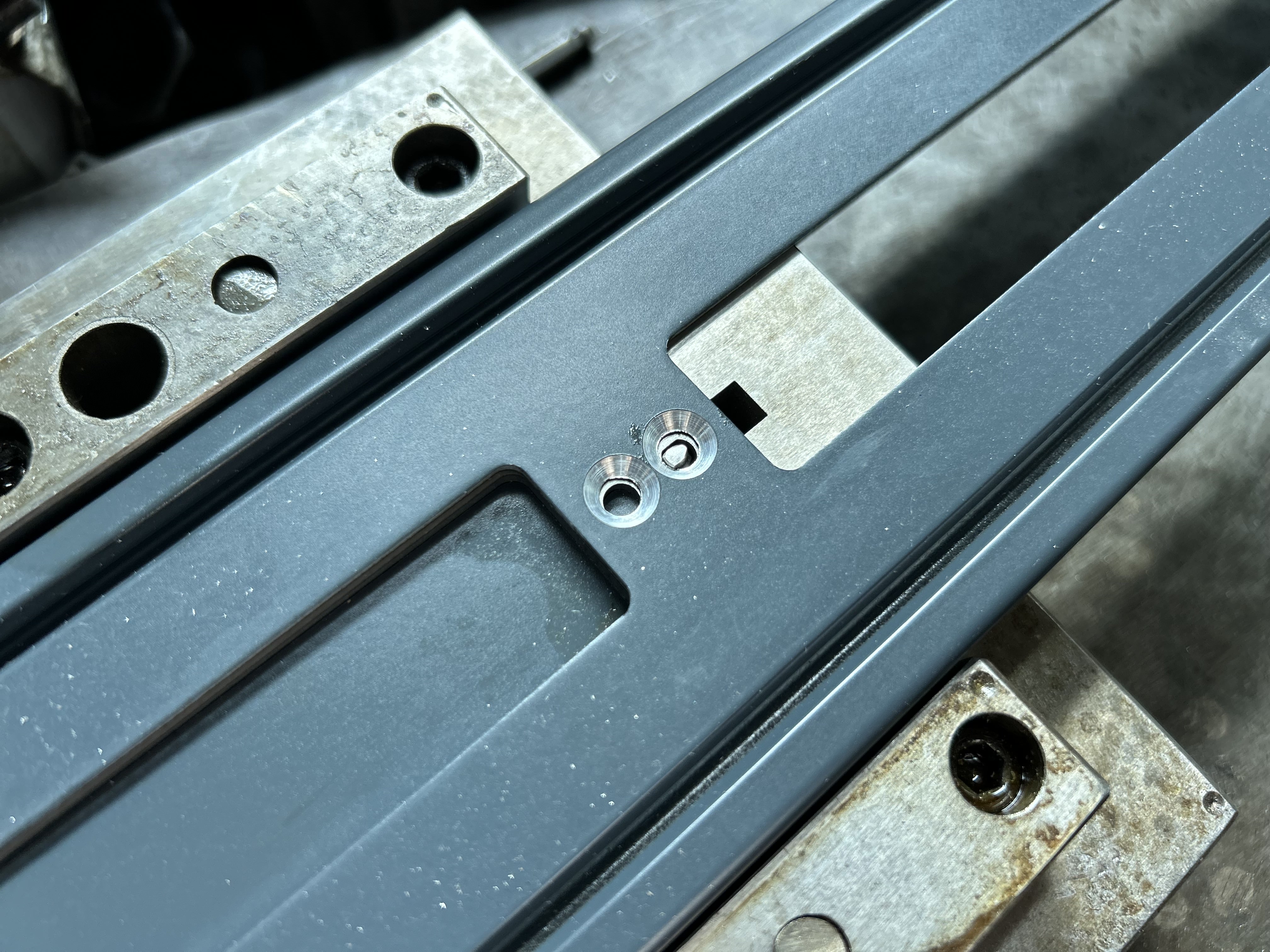 Outillage Sur Mesure pour Usiner Profilés en Aluminium