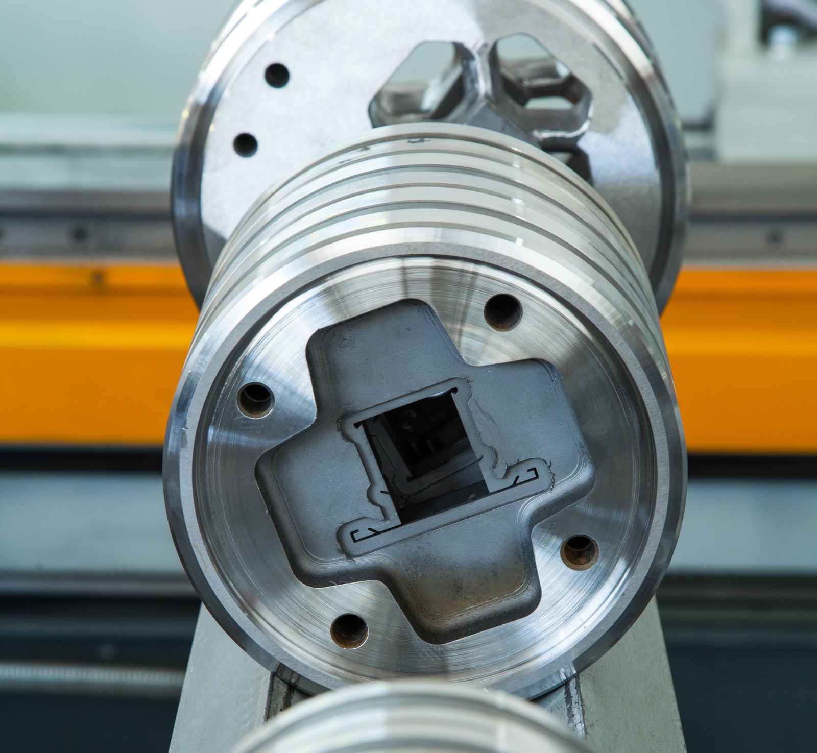 aluminium extrusion die