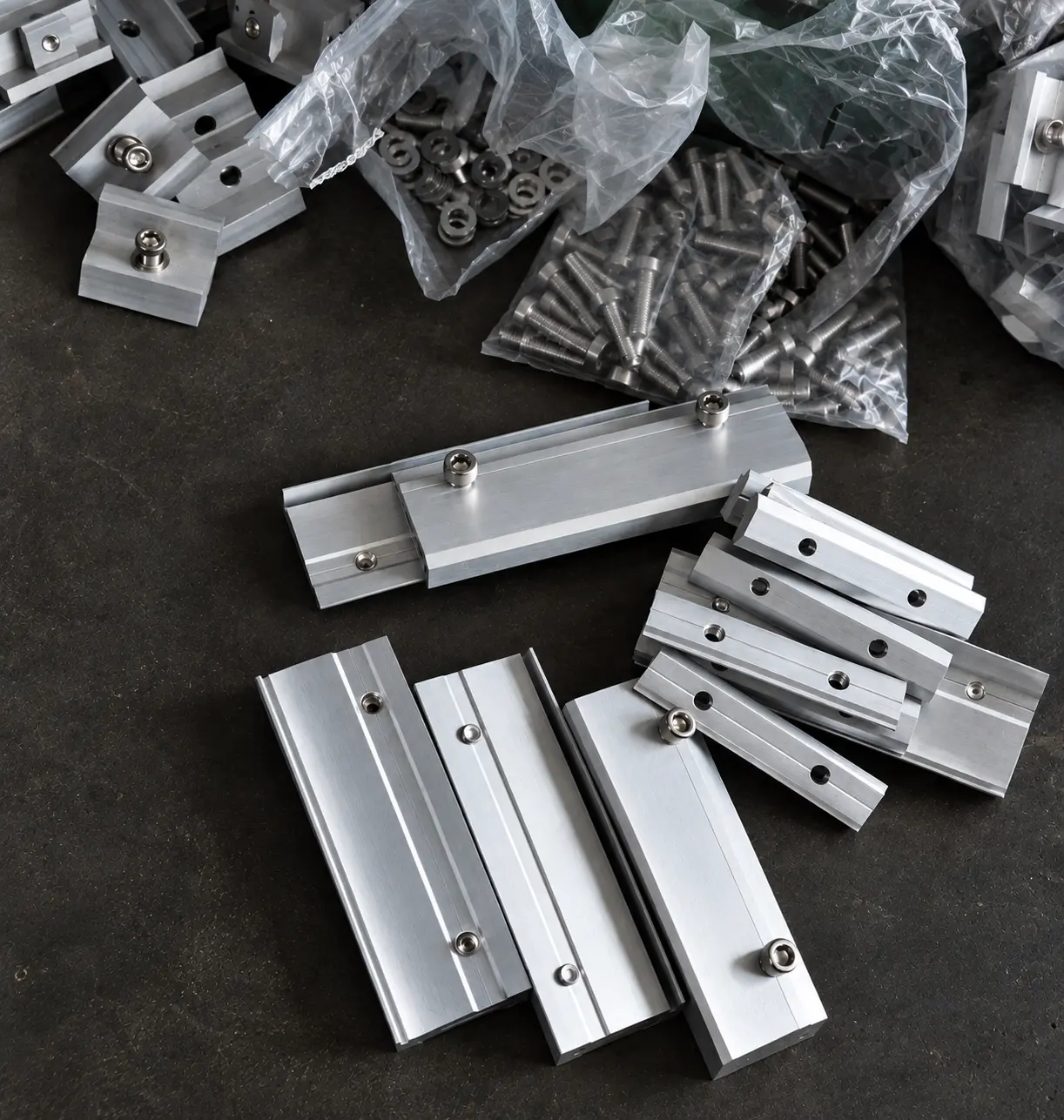 Profils aluminium pour les équipements de transport et la signalisation routière