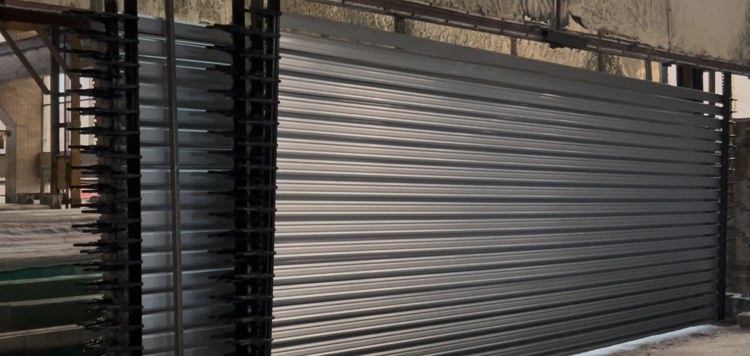 Aluminium anodisation long bar